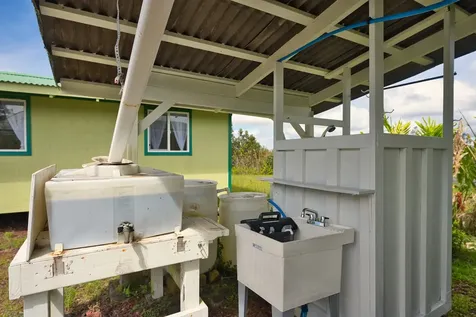 11-1984 Ohialani Road Volcano HI 96785