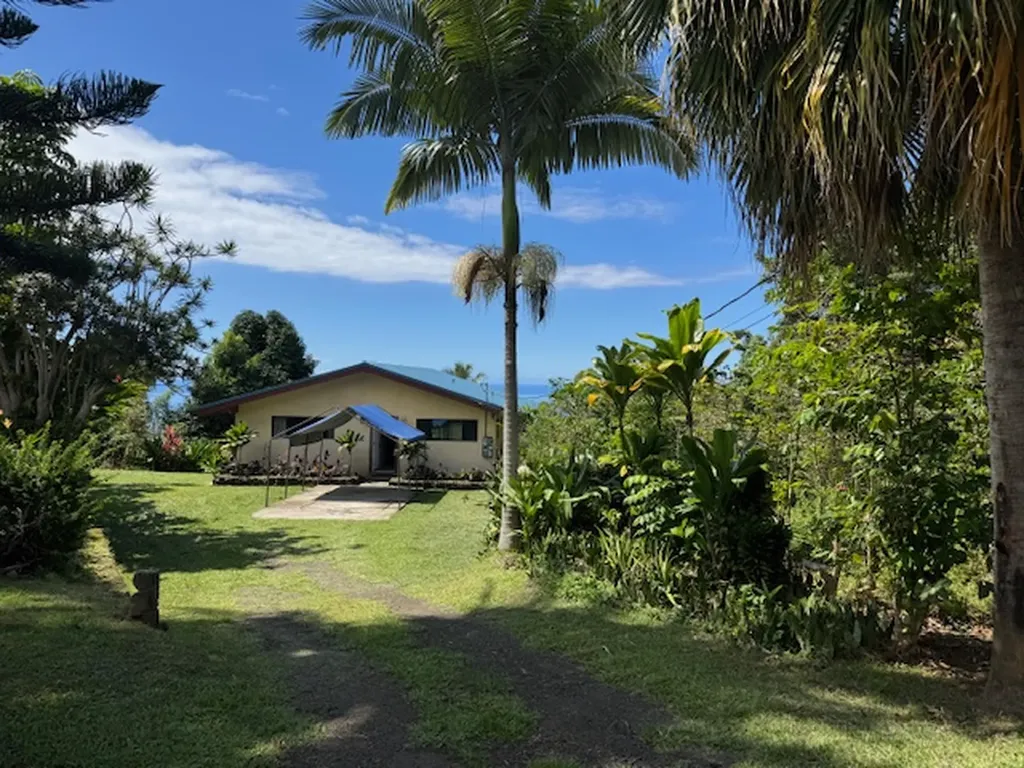 84-1164 Bruner Road Captain Cook HI 96704