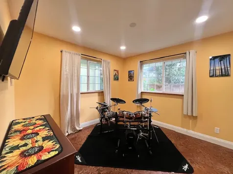 28 S Wiliwili Street Hilo HI 96720