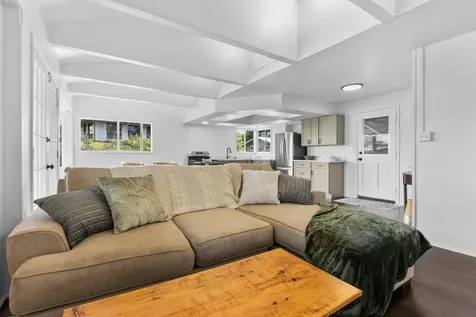 446 Ainaola Drive Hilo HI 96720