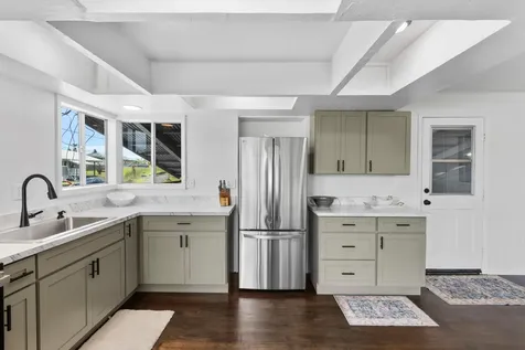 446 Ainaola Drive Hilo HI 96720