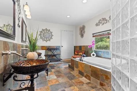 16-1093 Koloa Maoli Road Kurtistown HI 96760