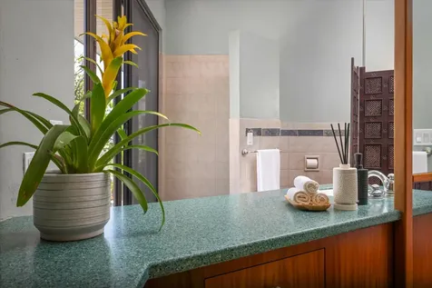 95-4667 Hawaii Belt Road Naalehu HI 96772