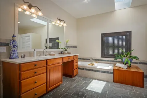 95-4667 Hawaii Belt Road Naalehu HI 96772