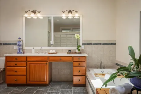 95-4667 Hawaii Belt Road Naalehu HI 96772