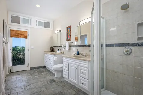 95-4667 Hawaii Belt Road Naalehu HI 96772