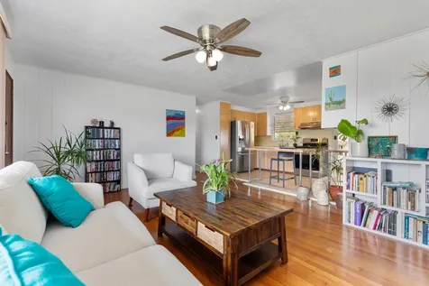 414-a Mohouli Street Hilo HI 96720