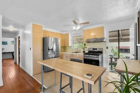 414-a Mohouli Street Hilo HI 96720