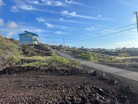 Eiwa Avenue Captain Cook HI 96704