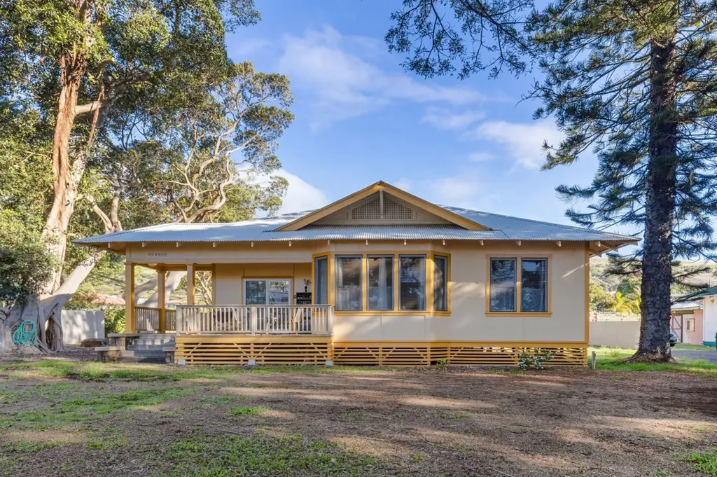 95-4968 Mamalahoa Highway Naalehu HI 96772