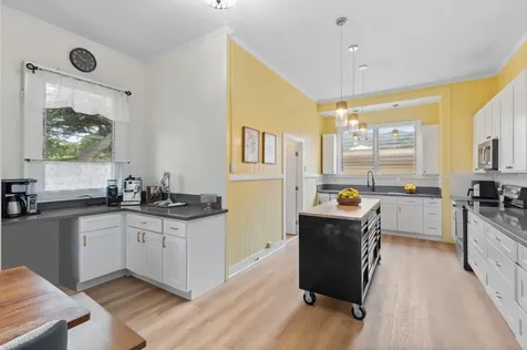 95-4968 Mamalahoa Highway Naalehu HI 96772