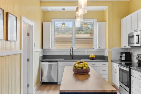 95-4968 Mamalahoa Highway Naalehu HI 96772