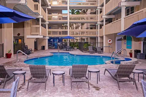 76-6233 Alii Drive Kailua-kona HI 96740