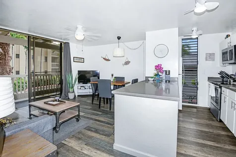 76-6233 Alii Drive Kailua-kona HI 96740