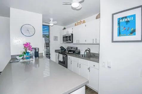 76-6233 Alii Drive Kailua-kona HI 96740