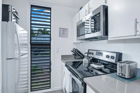 76-6233 Alii Drive Kailua-kona HI 96740