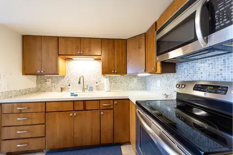 930 Kumukoa Street Hilo HI 96720