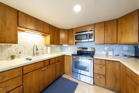 930 Kumukoa Street Hilo HI 96720