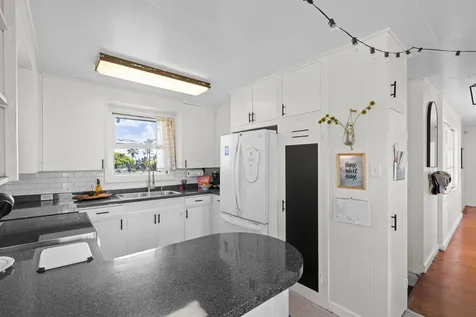 527 Iwalani Street Hilo HI 96720