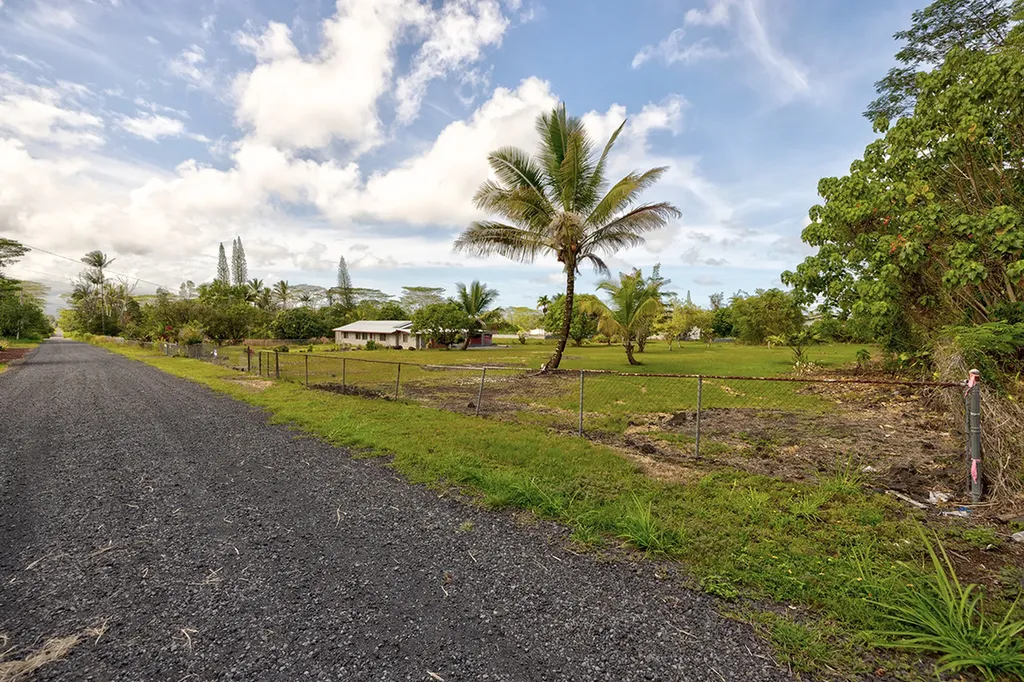 23RD Avenue Keaau HI 96749