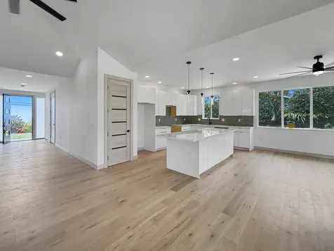 94-179 Wakea Avenue Naalehu HI 96772