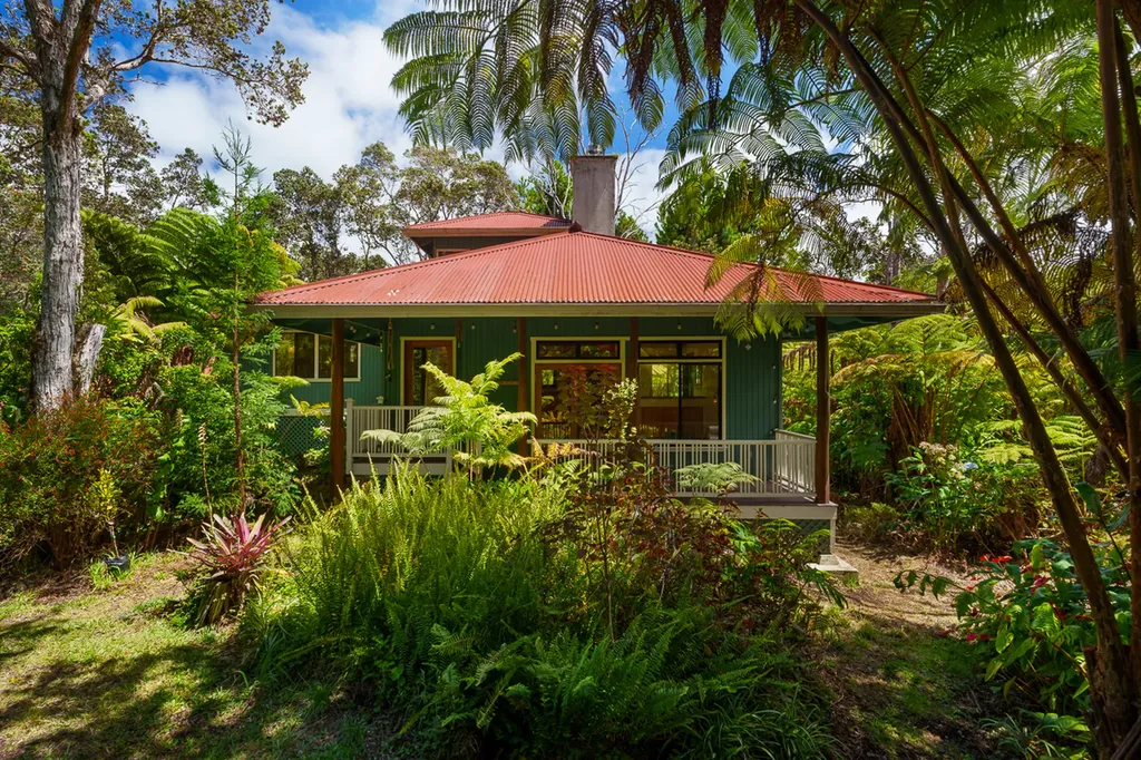 19-3975 Laukapu Avenue Volcano HI 96785