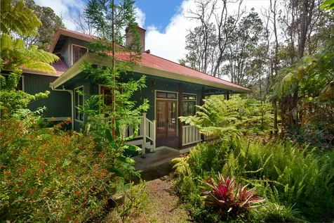 19-3975 Laukapu Avenue Volcano HI 96785