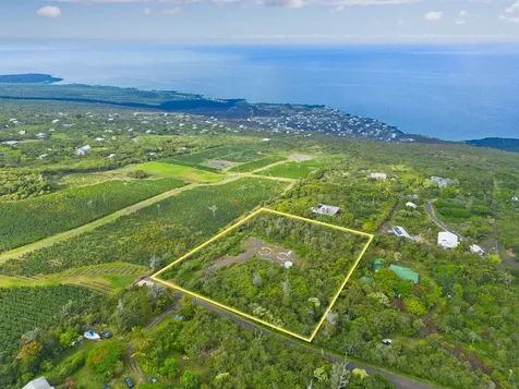 88-1581 Papio Drive Captain Cook HI 96704