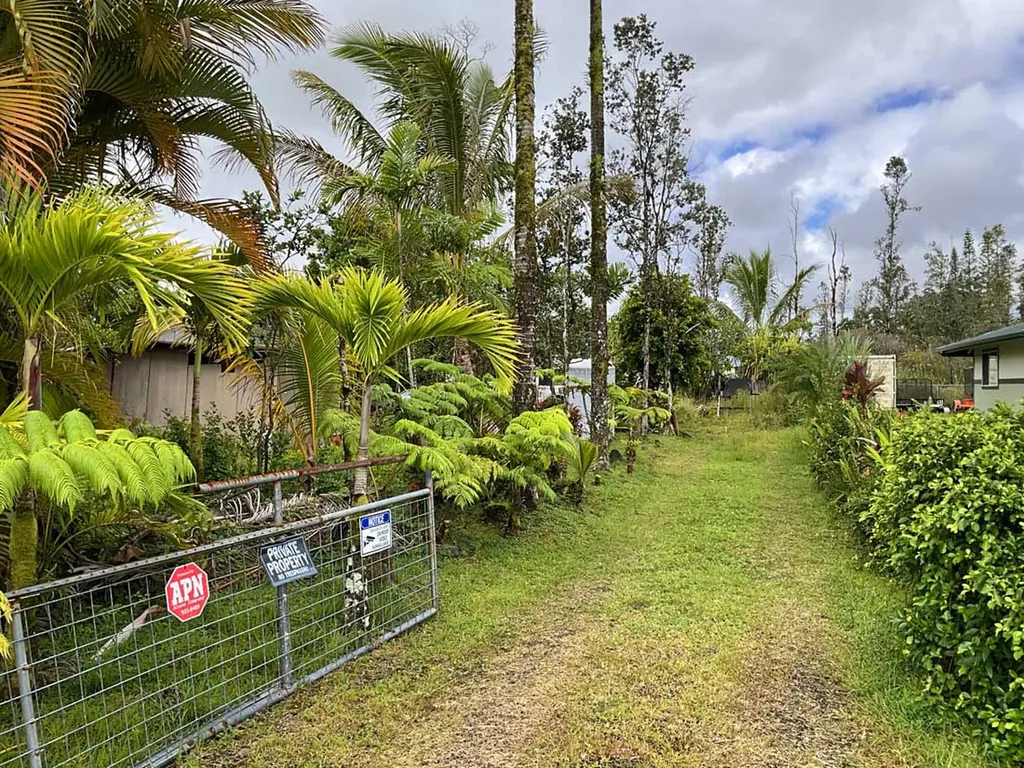 16-2118 Paradise Drive Pahoa HI 96778