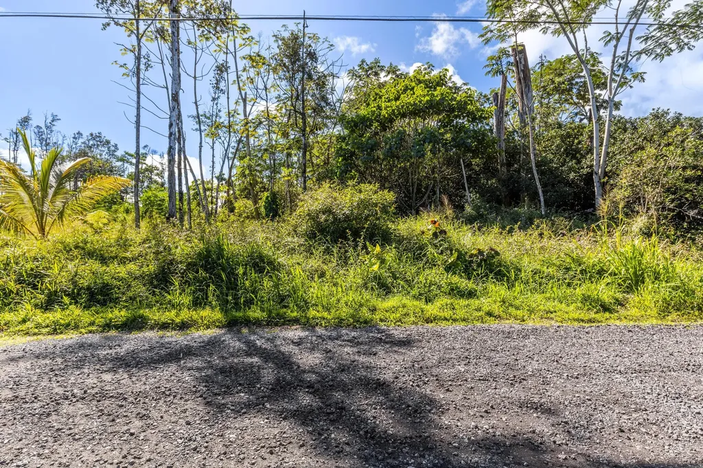 15-1974 23rd Avenue Keaau HI 96749