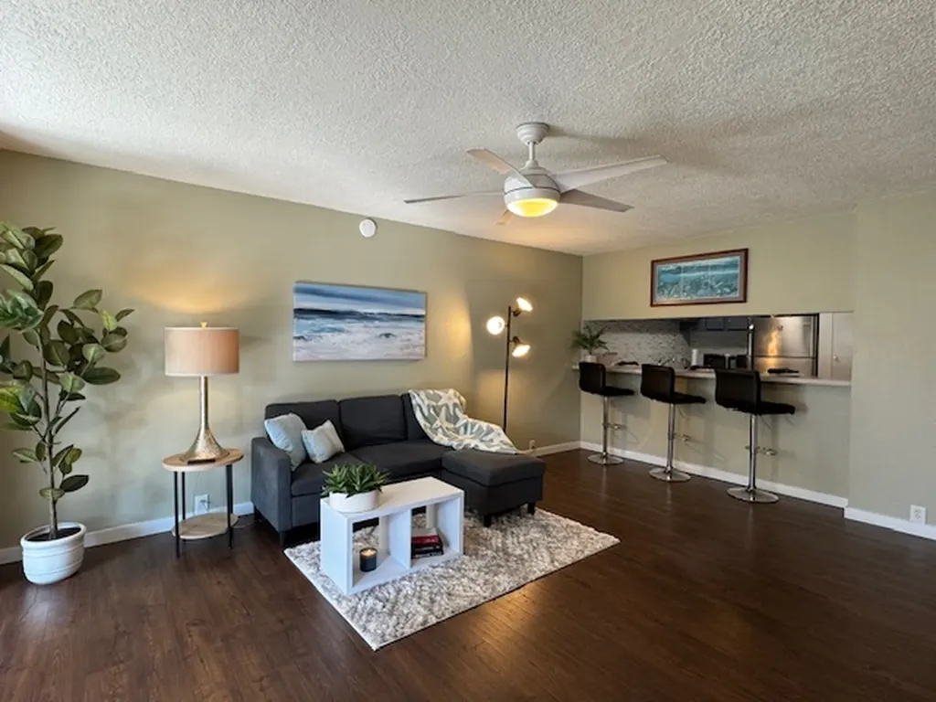 75-5669 Kuakini Highway Kailua-kona HI 96740