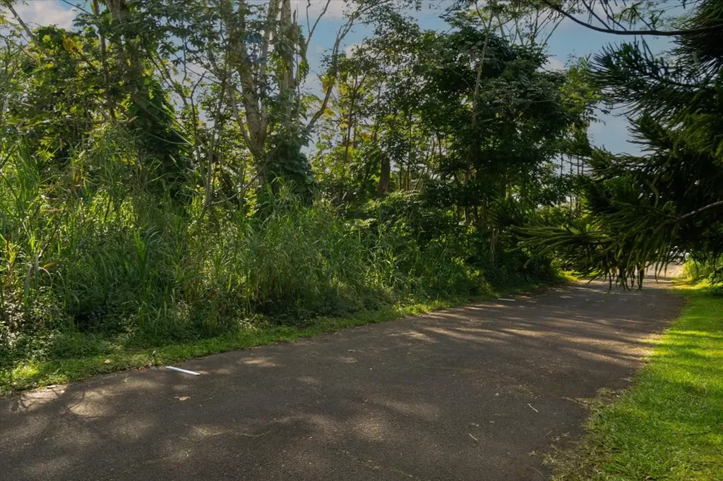 Holiday Road Pahoa HI 96778