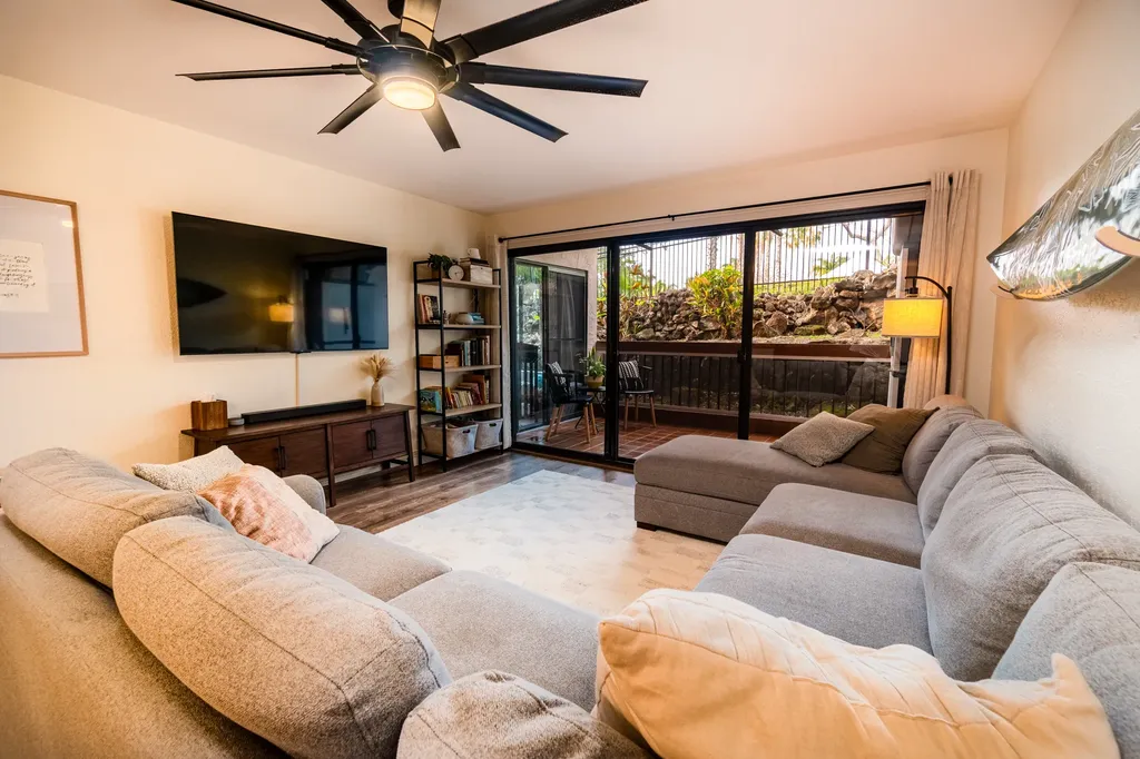 75-5863 Kuakini Highway Kailua-kona HI 96740