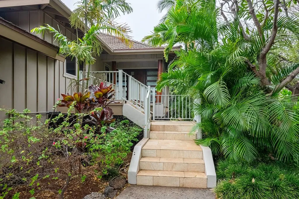 68-1122 N Kaniku Drive Kamuela HI 96743