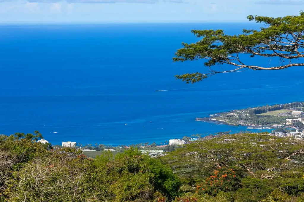 75-5641 Hienaloli Road Kailua-kona HI 96725