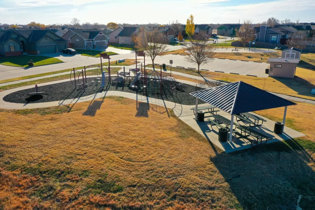 214 Springlake Court Newton KS 67114