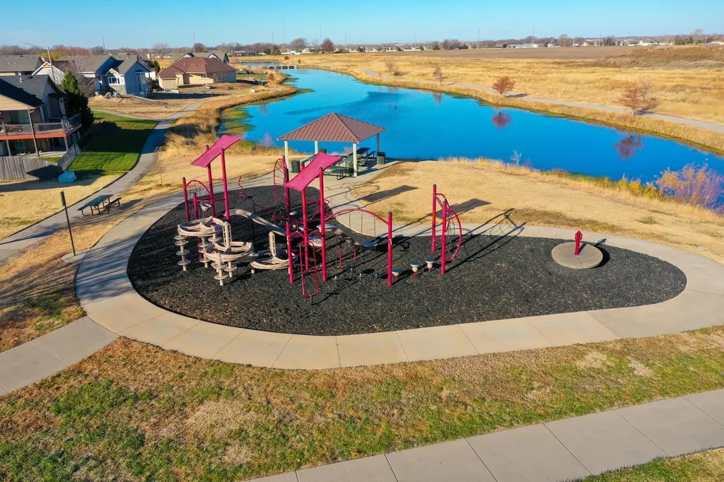 214 Springlake Court Newton KS 67114