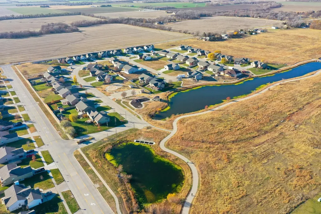214 Springlake Court Newton KS 67114