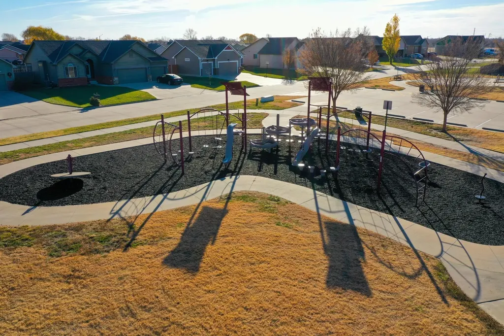206 Springlake Court Newton KS 67114
