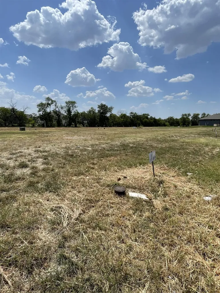 8385 E Summerside Place Bel Aire KS 67226
