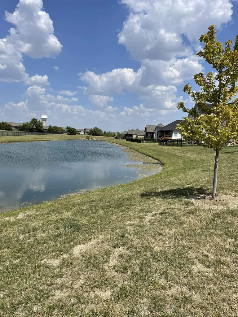 8466 E Deer Run Bel Aire KS 67226