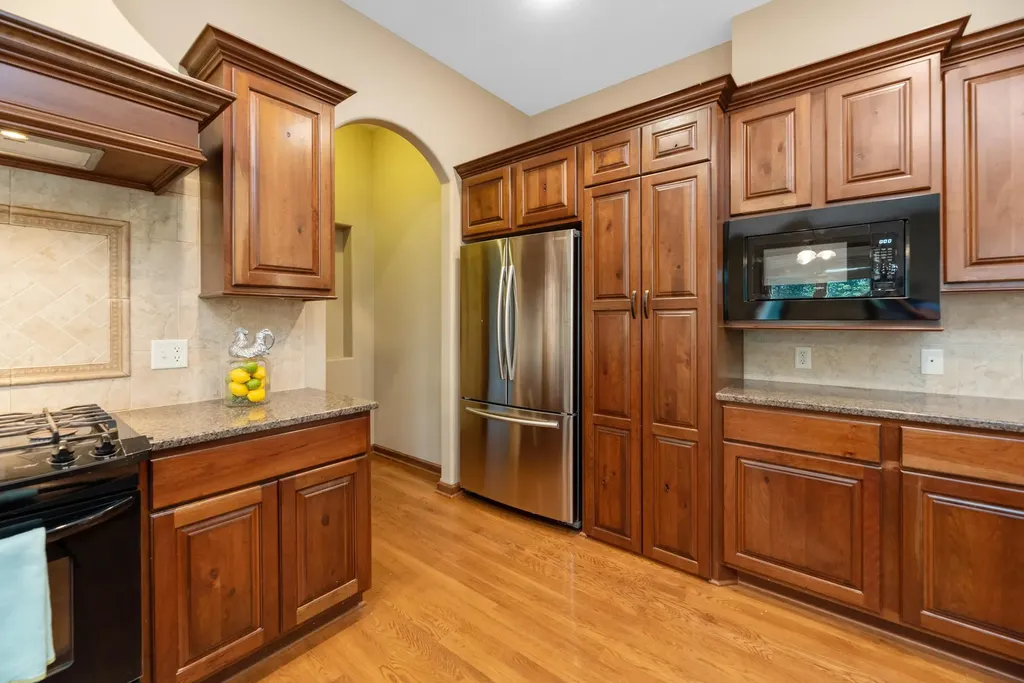 829 Crescent Lakes Circle Andover KS 67002