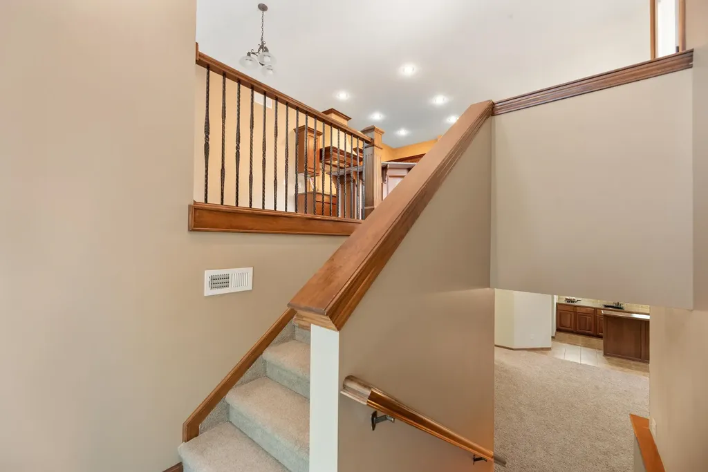 829 Crescent Lakes Circle Andover KS 67002