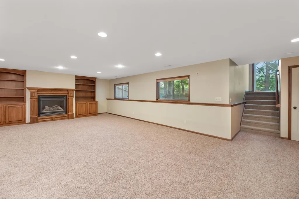 829 Crescent Lakes Circle Andover KS 67002