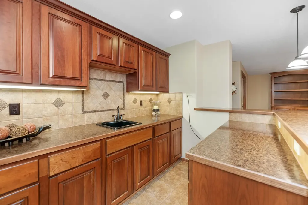 829 Crescent Lakes Circle Andover KS 67002