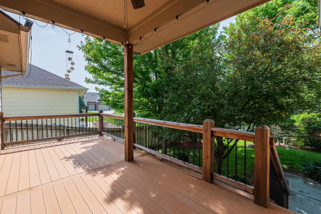 829 Crescent Lakes Circle Andover KS 67002