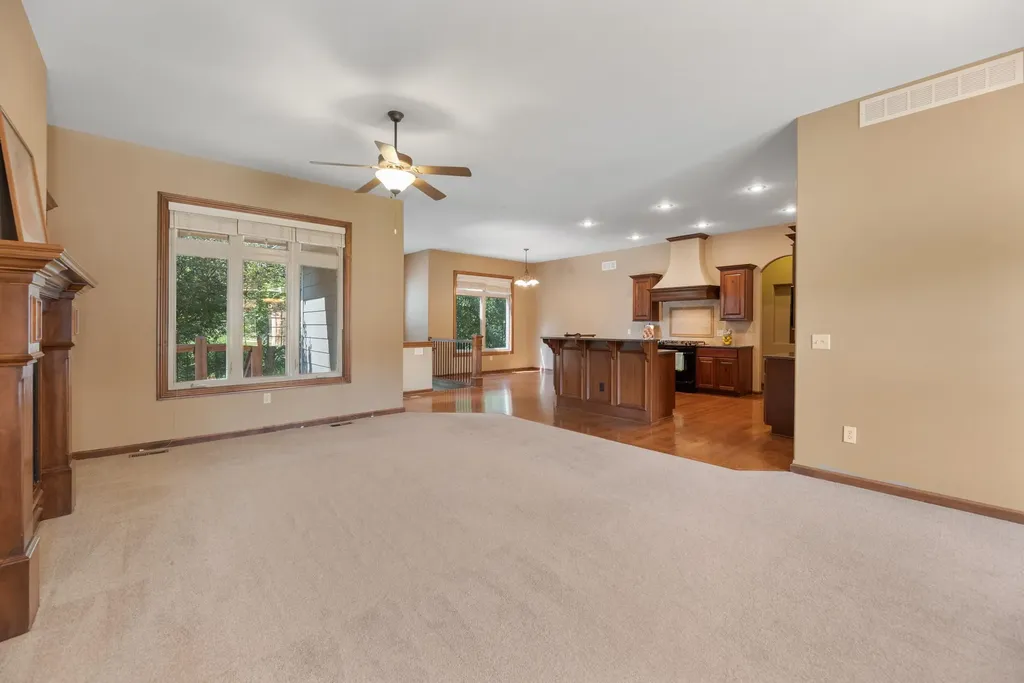 829 Crescent Lakes Circle Andover KS 67002