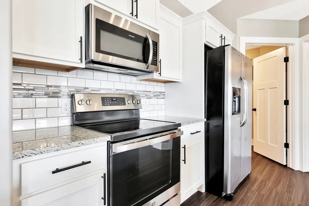 5381 N Pebblecreek Street Bel Aire KS 67226