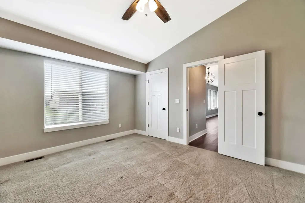 5381 N Pebblecreek Street Bel Aire KS 67226