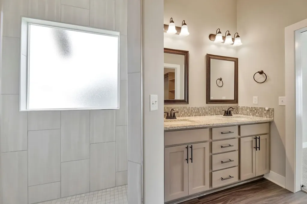 5381 N Pebblecreek Street Bel Aire KS 67226